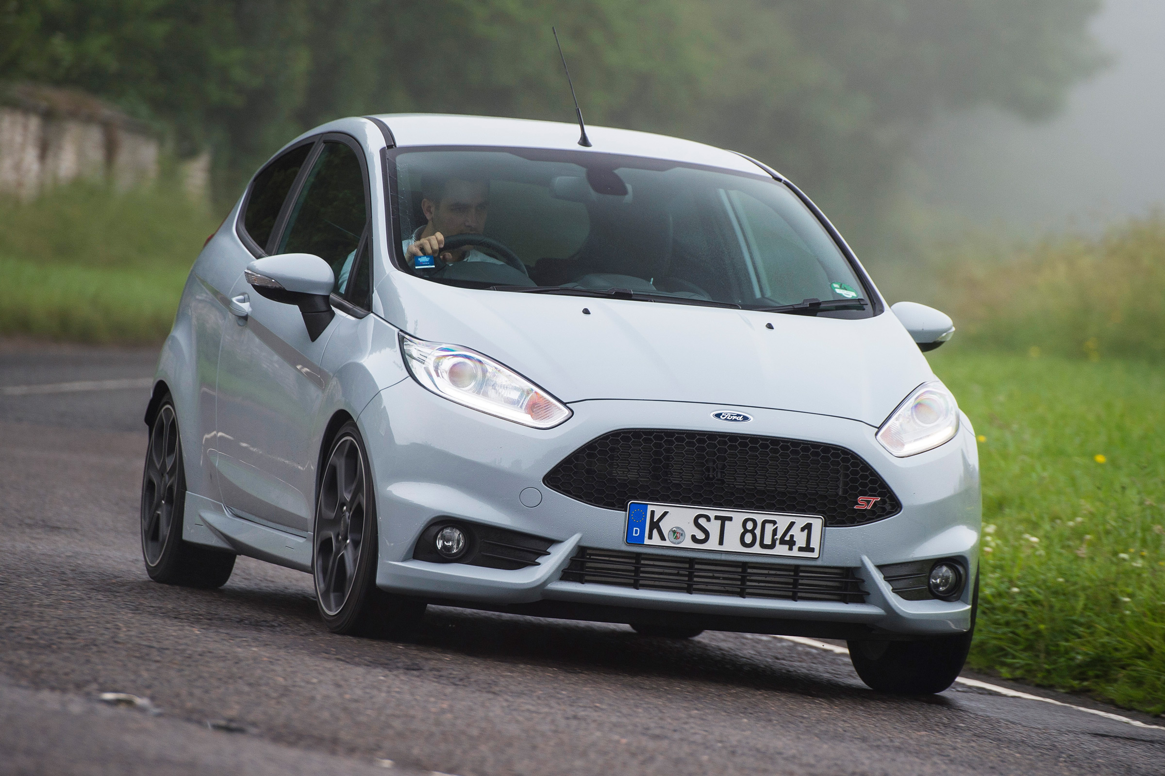 New Ford Fiesta ST200 2016 Review Auto Express