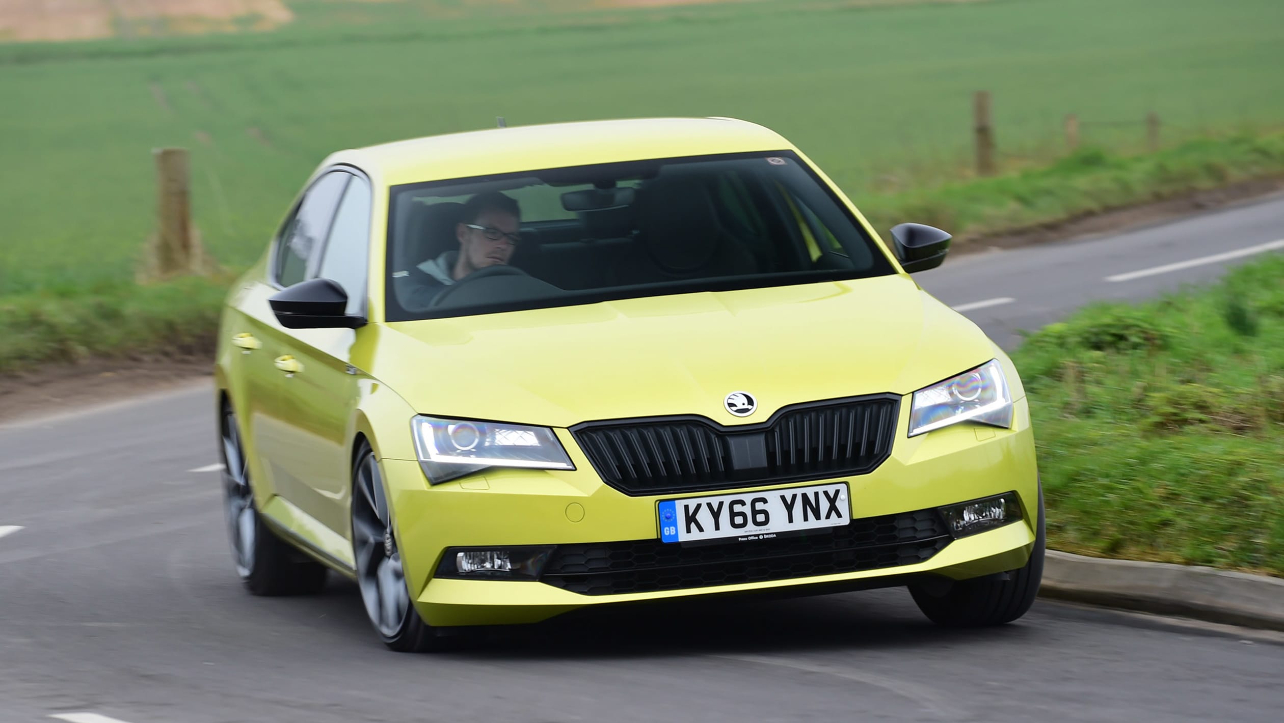 Skoda Superb Review Pictures Auto Express