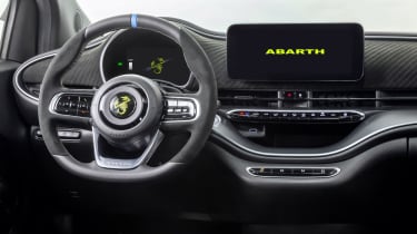 Abarth 500e - dash