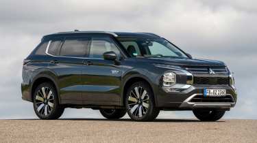 Mitsubishi Outlander PHEV - front static