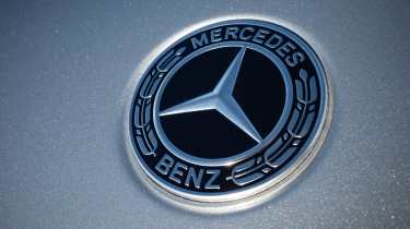 Mercedes GLB 2025 snow - badge