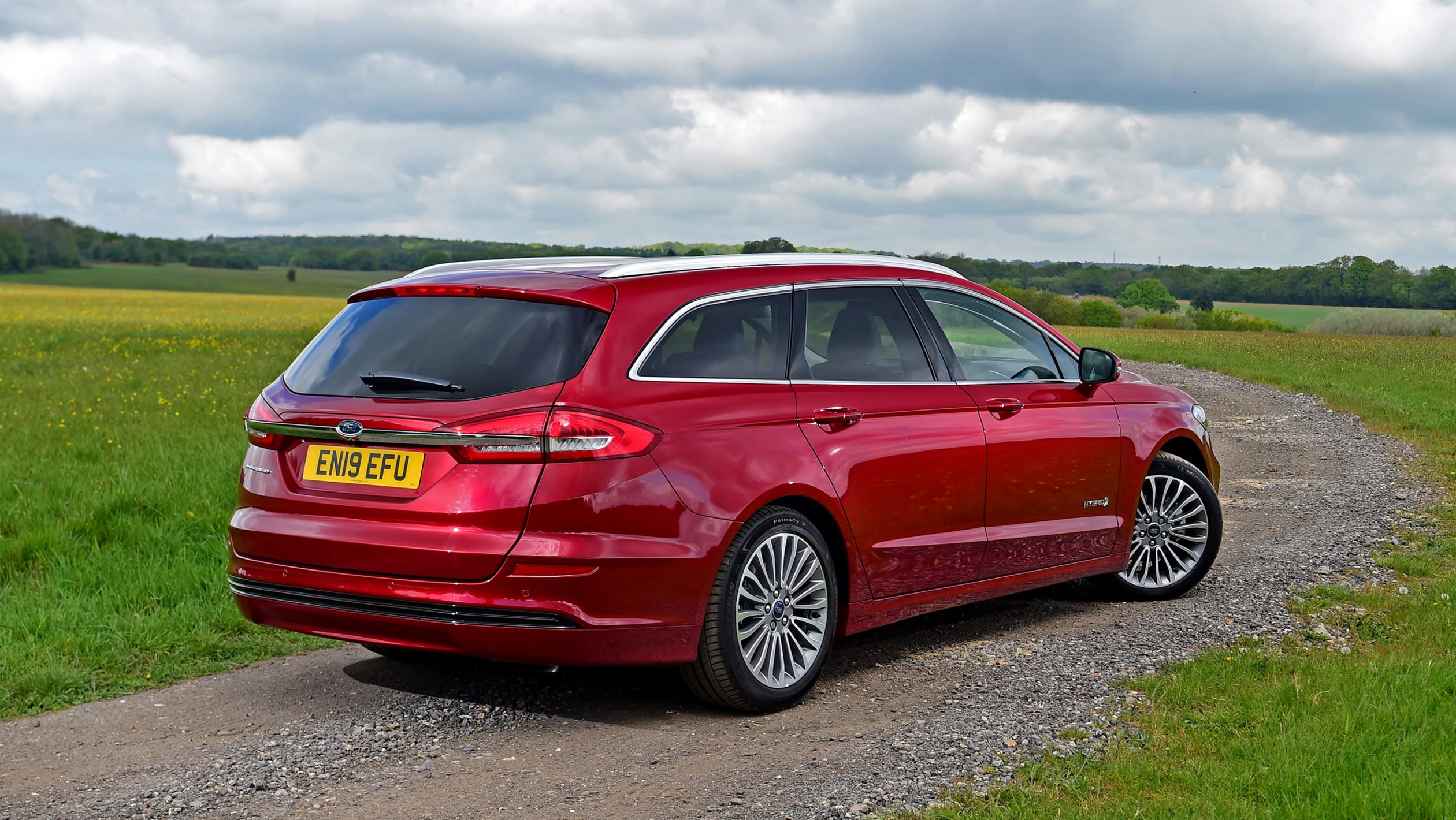 new-ford-mondeo-hybrid-estate-2019-review-pictures-auto-express
