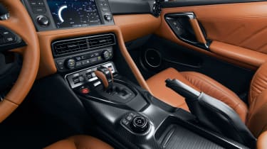 Nissan GT-R - centre console