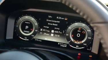 Nissan Qashqai - digital display 