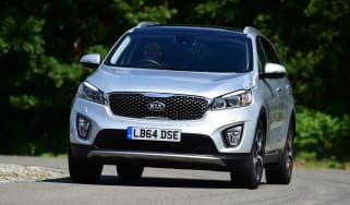 Kia Sorento - front cornering