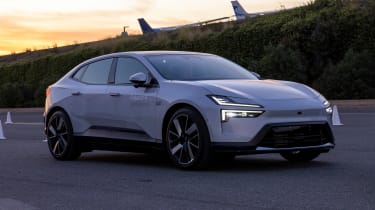 Polestar 4 - front action