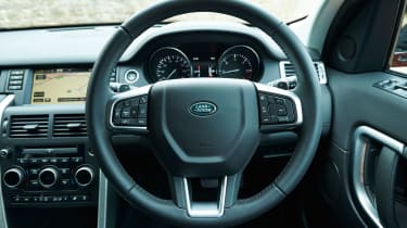 Land Rover Discovery Sport - cabin