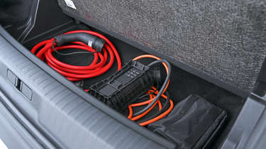 Peugeot 5008 - under-floor storage