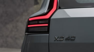 Volvo XC40 facelift - rear badge