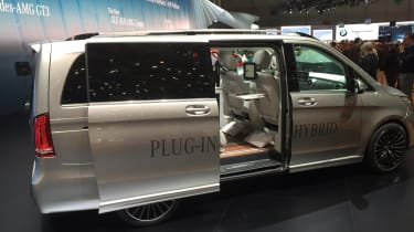 Mercedes V-Klasse Konzeptstudie V-ision e mit Plug-In-Hybrid in Genf