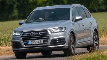 Audi Q7 - front cornering