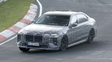 New facelift BMW i7 testing at the Nurburgring - front cornering 