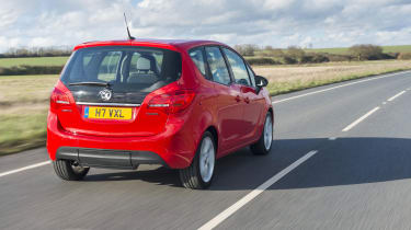 Vauxhall Meriva 2014 facelift - rear tracking