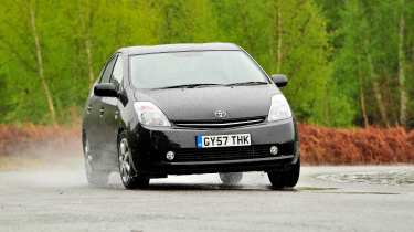 Toyota Prius - front cornering