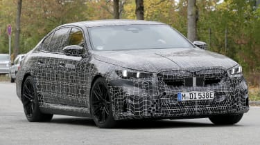 BMW M5 Hybrid - front cornering