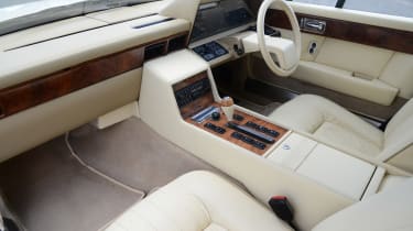 Aston Martin Lagonda - cabin