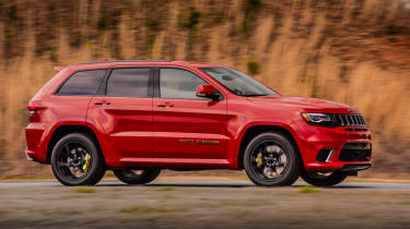 Jeep Grand Cherokee Trackhawk - side action