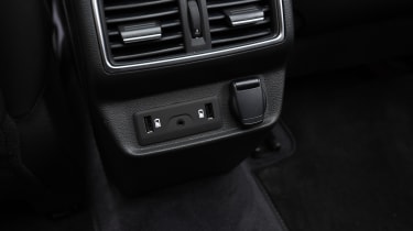 Renault Koleos - USB connectors