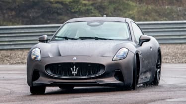 Maserati GranTurismo Folgore - front action