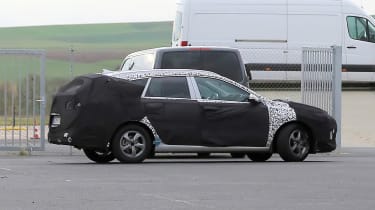 Hyundai i30 estate spy shots