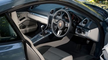 Porsche 718 Cayman - interior