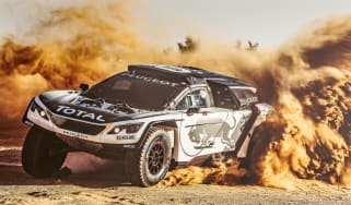 Peugeot 3008 DKR - sand driving
