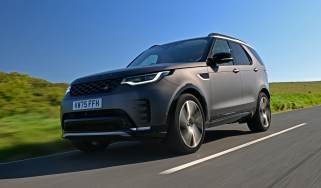 Land Rover Discovery Tempest - front tracking
