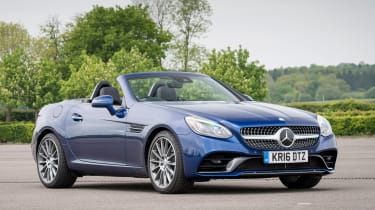 Mercedes SLC 300 2016 - front quarter