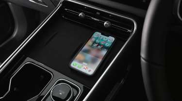 New Chery Tiggo 9 2025 UK review charging mat