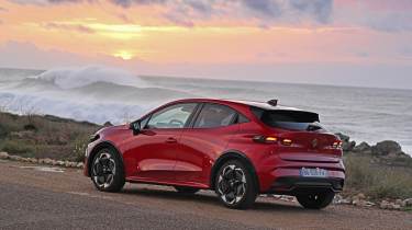 Renault Clio Hybrid E-Tech - rear static