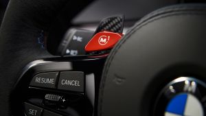 BMW M5 CS - studio M button