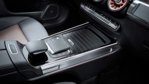 Mercedes EQB - centre console