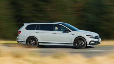 Volkswagen Passat Estate - side tracking