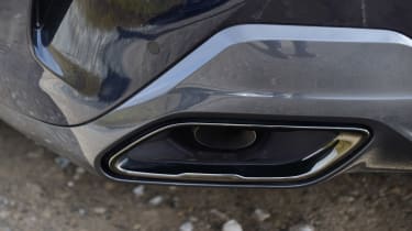 BMW 8 Series - exhaust
