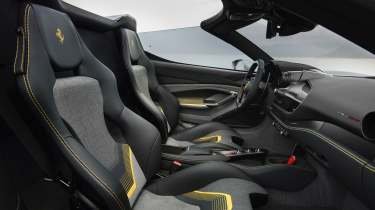 Ferrari HC25 - seats