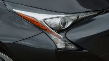 Toyota Prius - front light detail