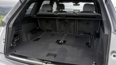 Audi Q7 - boot