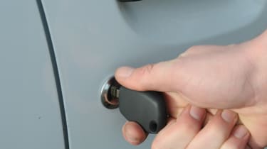 Dacia Sandero 1.2 Access door lock