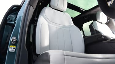Range Rover Sport - seat