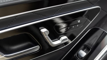 BMW 7 Series vs Mercedes S-Class - Mercedes seat controls 