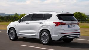 Hyundai%20Santa%20Fe%20facelift%202020-8.jpg