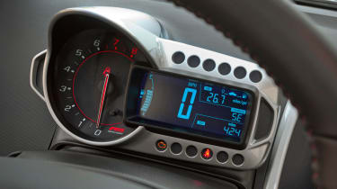 Chevrolet Aveo RS dials