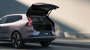 Volvo XC70 - boot space