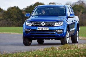 Volkswagen Amarok pick-up 2016 - front cornering