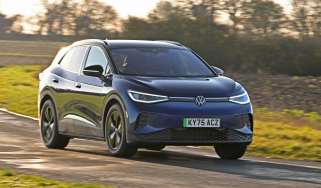 Volkswagen ID.4 Pro Black Edition 4MOTION - front tracking 