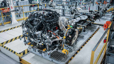 New Bentley &#039;Ultra Performance Hybrid&#039; front 3/4 of the driveline