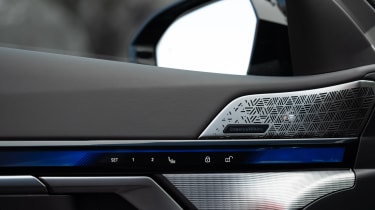 BMW i5 M50 – door controls