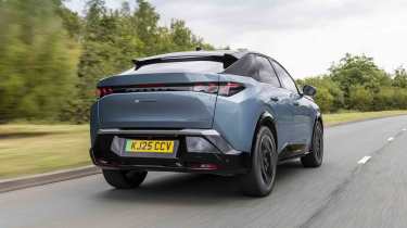 Peugeot E-3008 - rear tracking