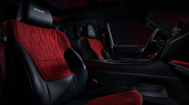 Nissan Patrol Nismo - front seats