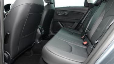 SEAT Leon X-Perience - rear seats